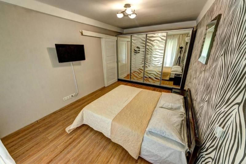 Apartment with Balcony image 4