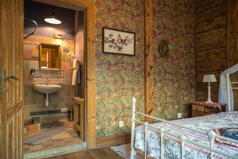 Deluxe Double Room with Extra Bed image 2