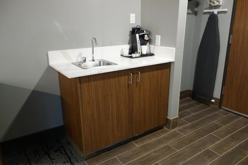 King Studio Suite - Mobility Access/Non-Smoking image 4