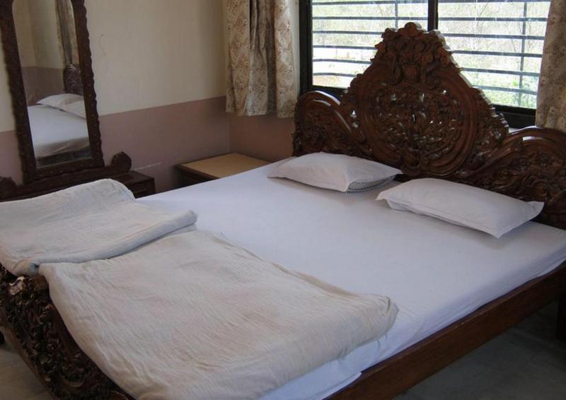 Deluxe Double Bed Room with Fan image 1