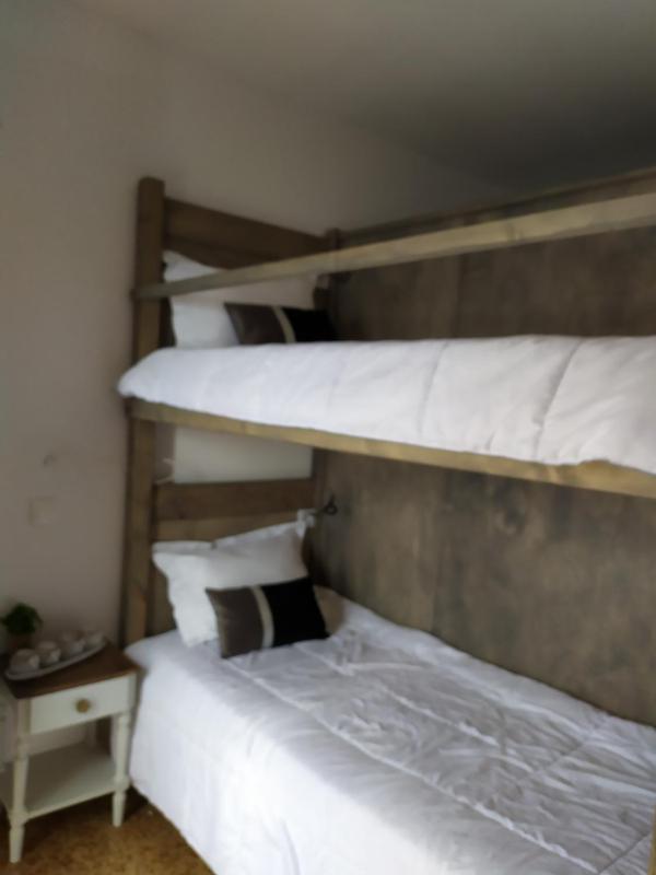 Single Bed in 4-Bed Dormitory Room image 1