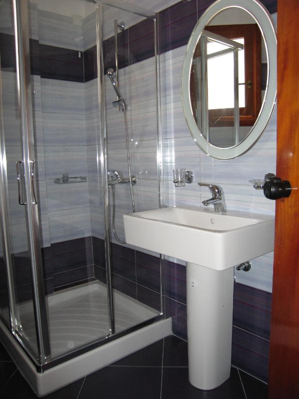 One-Bedroom Apartment image 2