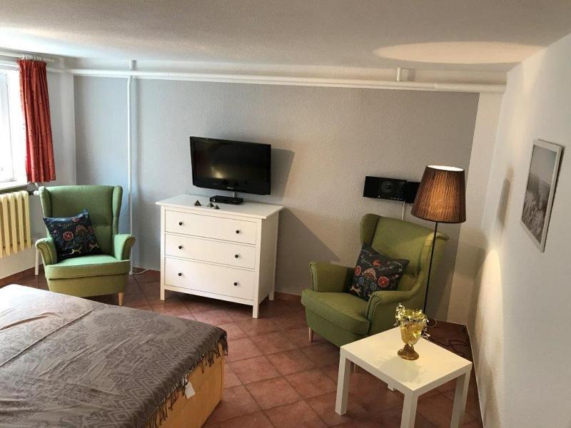 Studio Apartment image 1