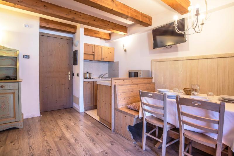Superior One-Bedroom Apartment image 3