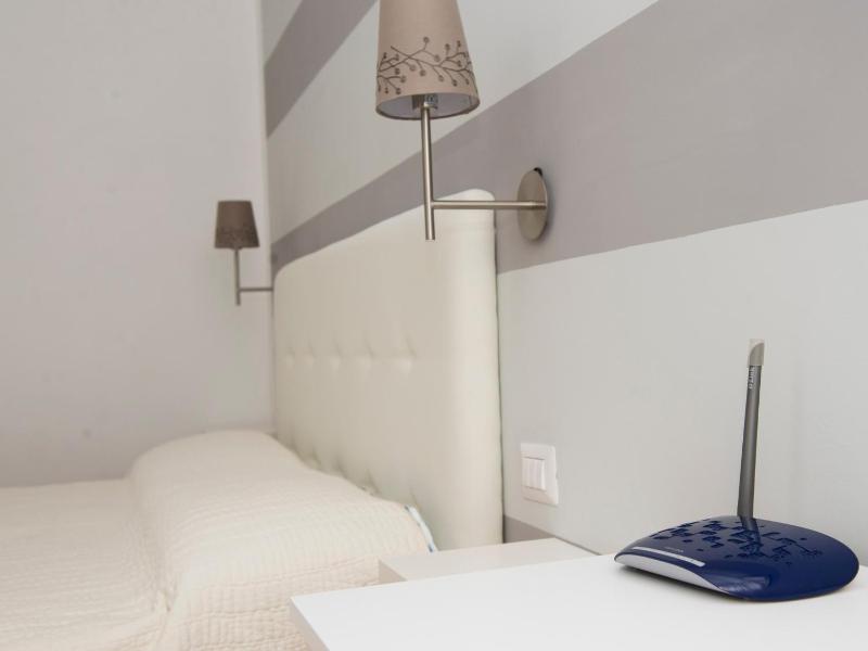 One-Bedroom Apartment image 1