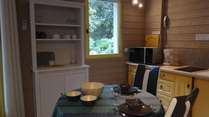 One-Bedroom Cottage image 3