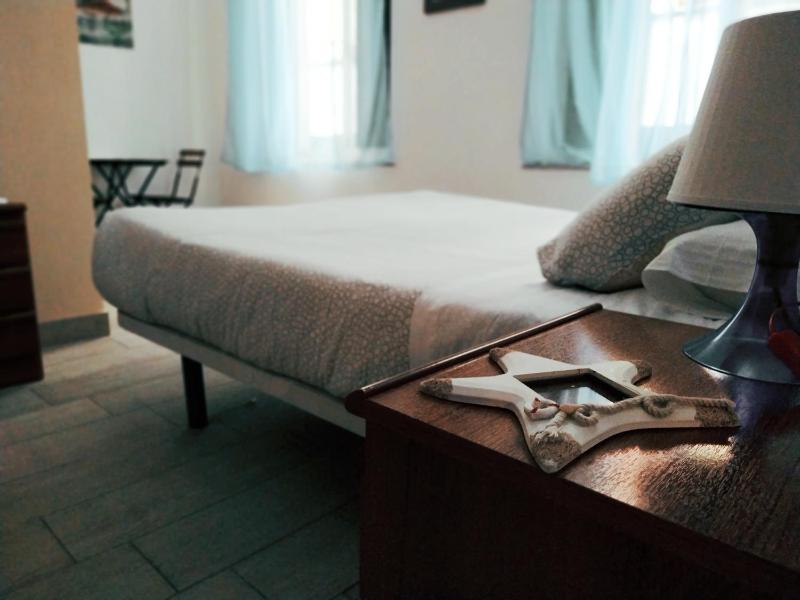 Double Room with Private Bathroom Ground Floor Exterior image 2