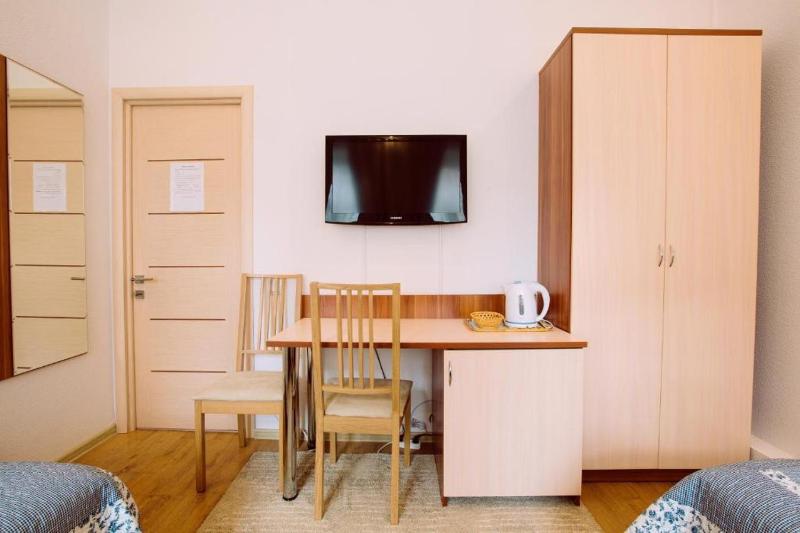 Standard Twin Room image 2