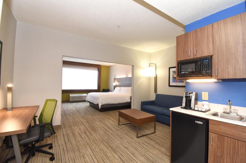 King Suite - Non-Smoking image 1