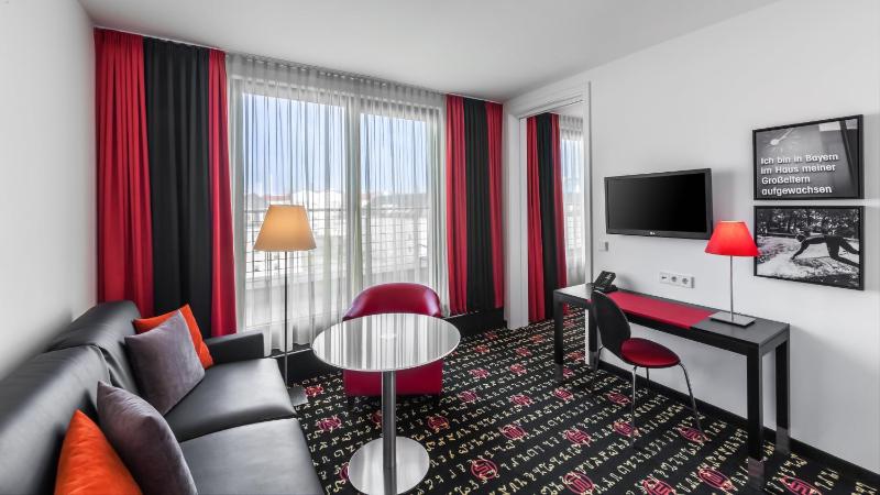 King Suite with Sofa Bed and Garden View image 4