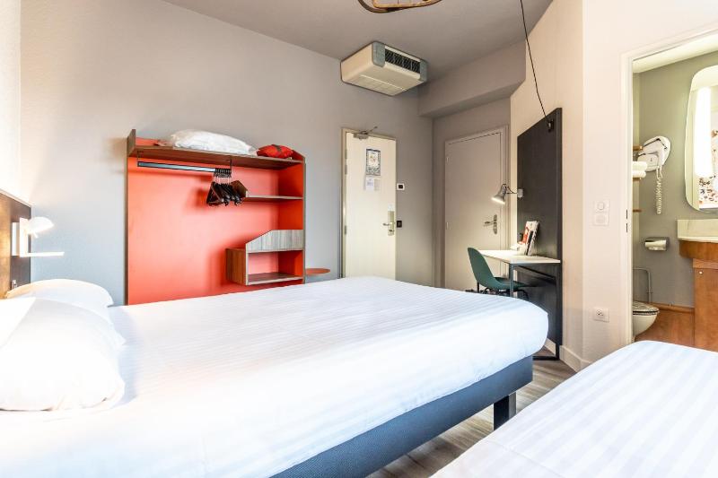 Comfort Triple Room image 3