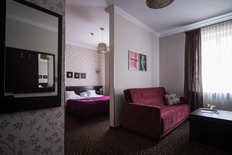 Deluxe Double Room with double sofa image 4