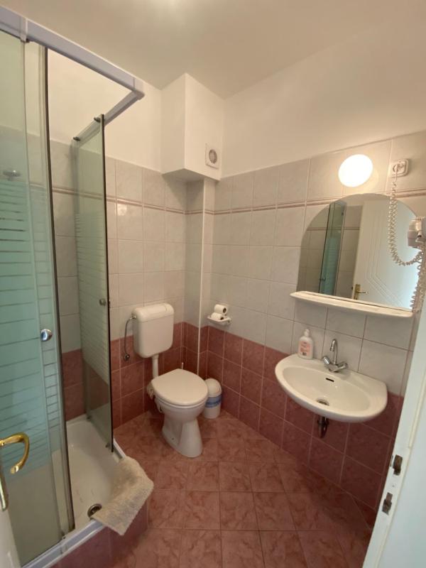 Standard Twin Room image 2