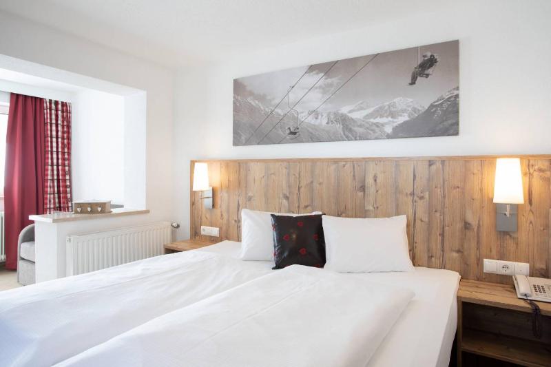 Superior Double Room image 2