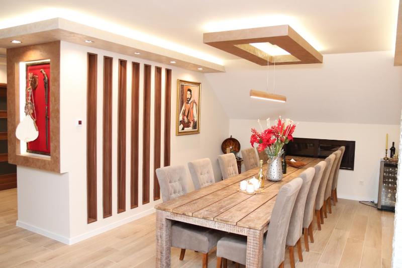 Holiday Home - image 10