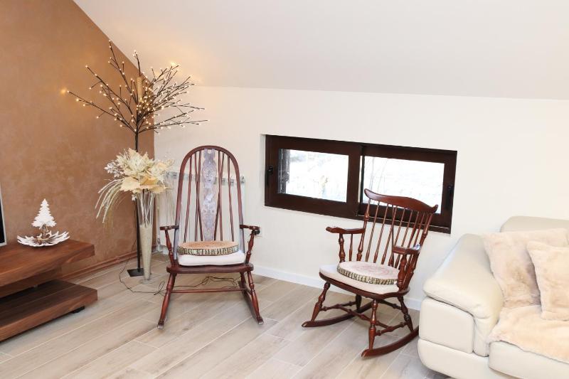 Holiday Home - image 11