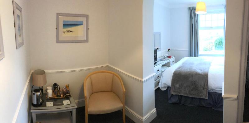 Standard Double Room image 3