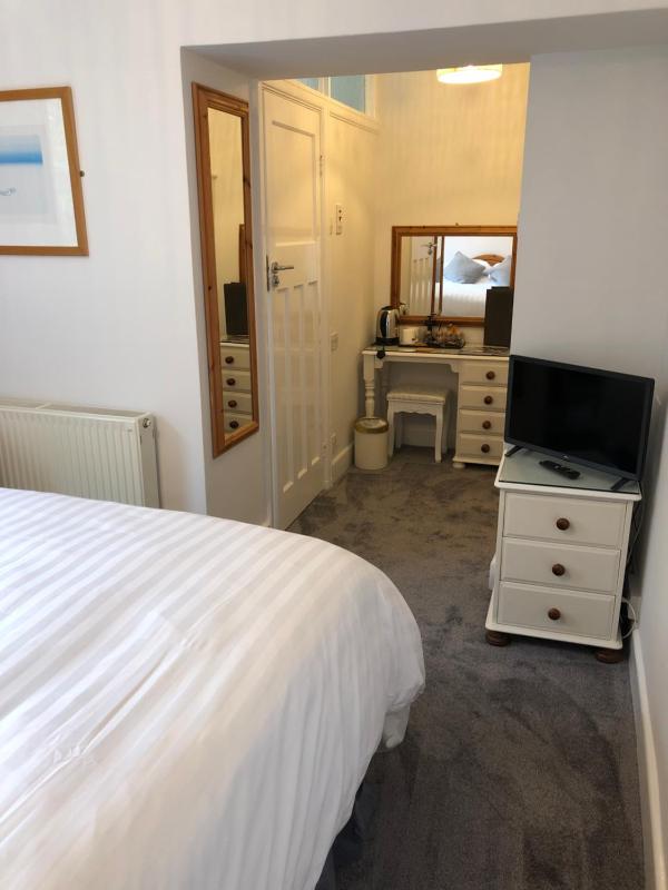 Budget Double Room image 1