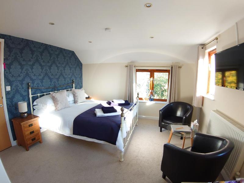 King Room image 2
