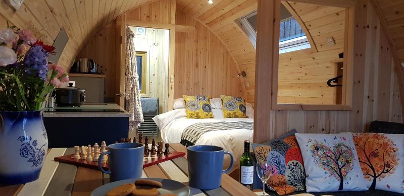 Double room with Patio and Hot Tub (Ingleborough) image 3