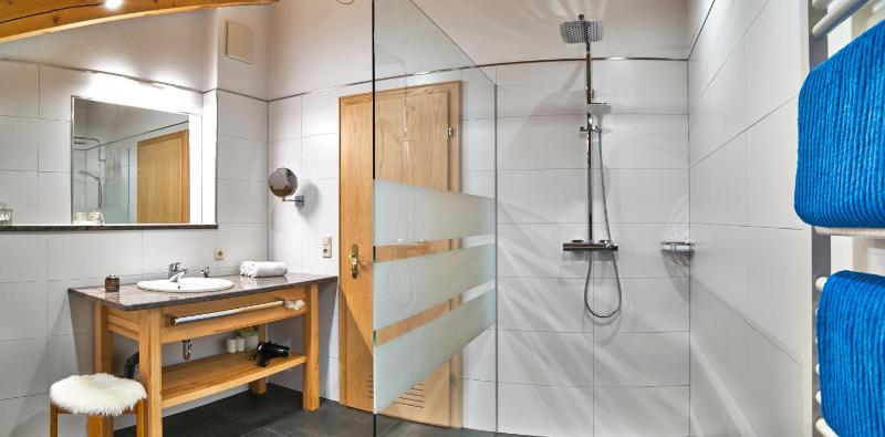 One-Bedroom Apartment with Balcony image 4