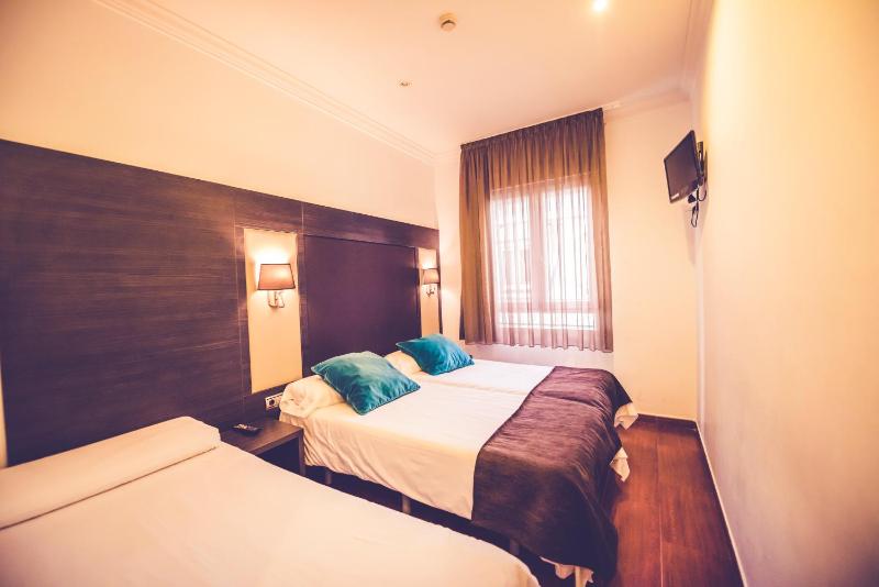 Triple Room image 2