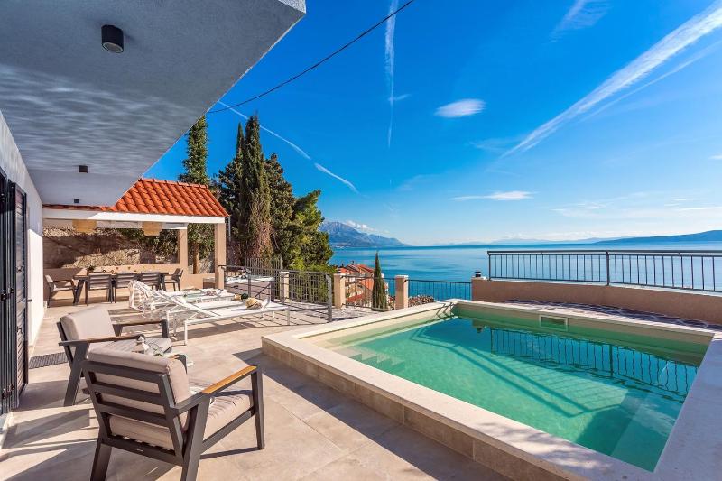 Villa with Sea View image 1