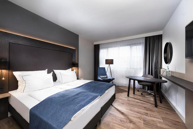Executive King Room image 2