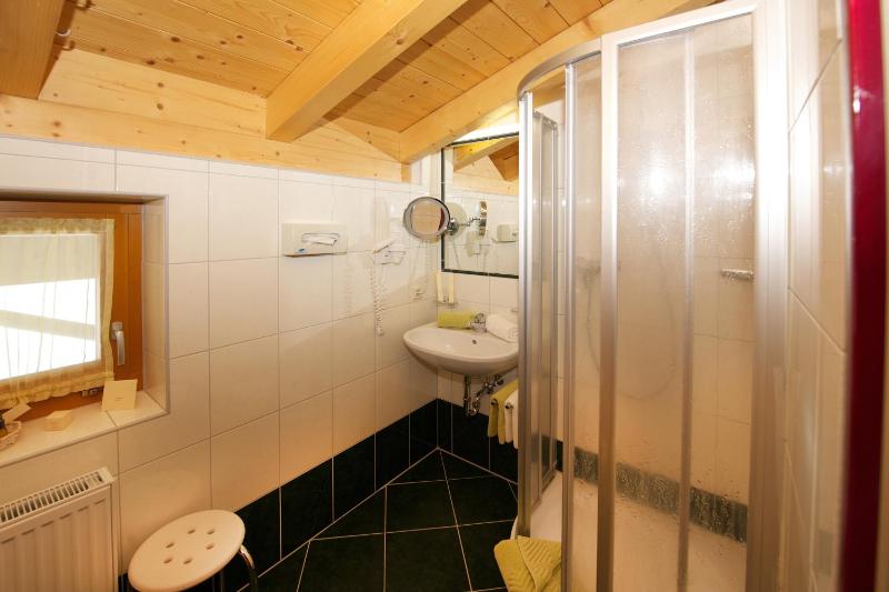 Quadruple Room with Balcony image 3