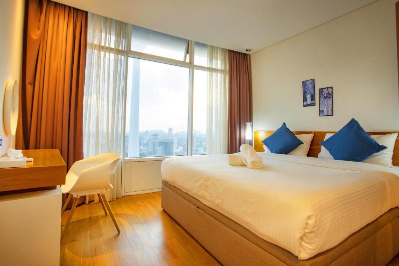 Deluxe King Room image 3