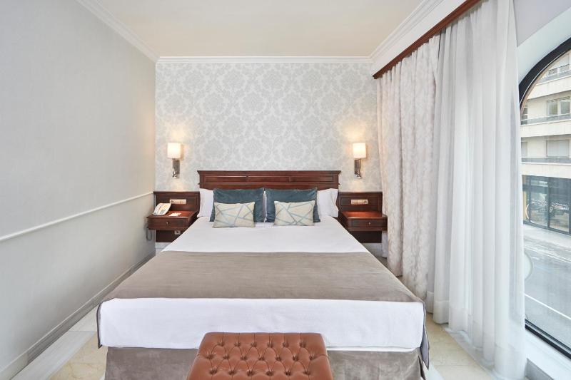 Double or Twin Room (1 Adult) image 2