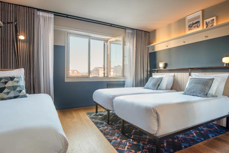 Superior Triple Room image 1