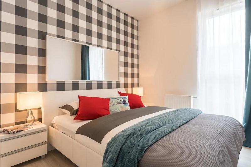Deluxe Apartments by The Railway Station Wroclaw - image 26