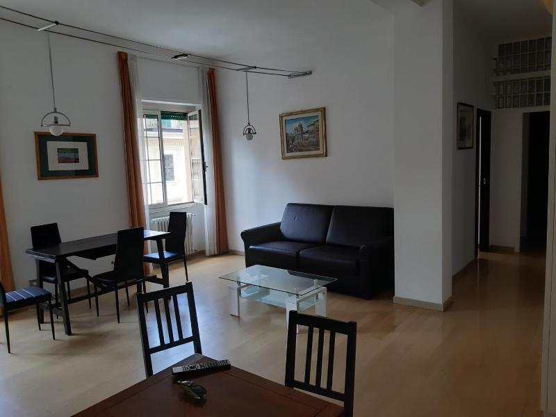 Double Room with Shared Bathroom image 3