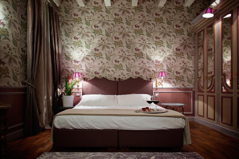 Small Double or Twin Room image 2