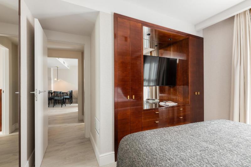 Two-Bedroom Apartment with City View image 4