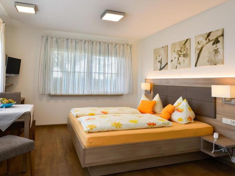 Double Room with Terrace image 3