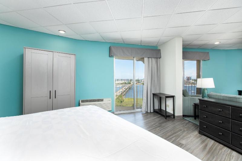 King Suite with Scenic View image 2