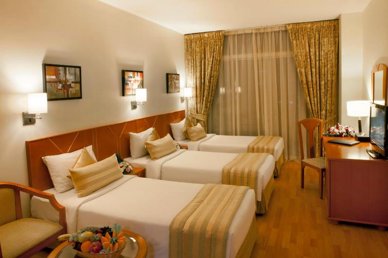 Classic Triple Room image 3