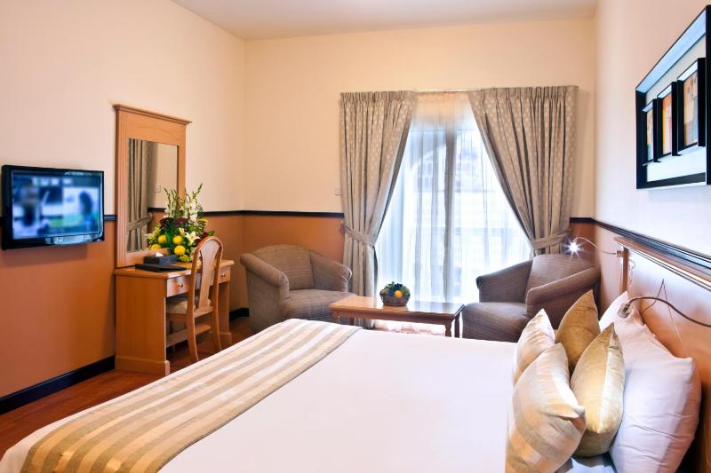 Superior King Room - 15% off F&B, 10% Off Laundry, Early Check-in (10.30am), Late Check-out (2pm) image 1