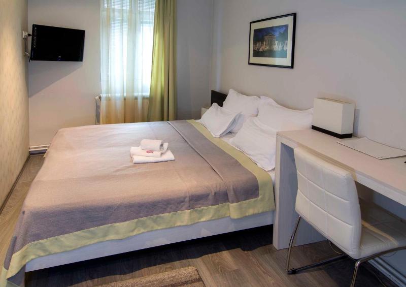 Double Room image 2