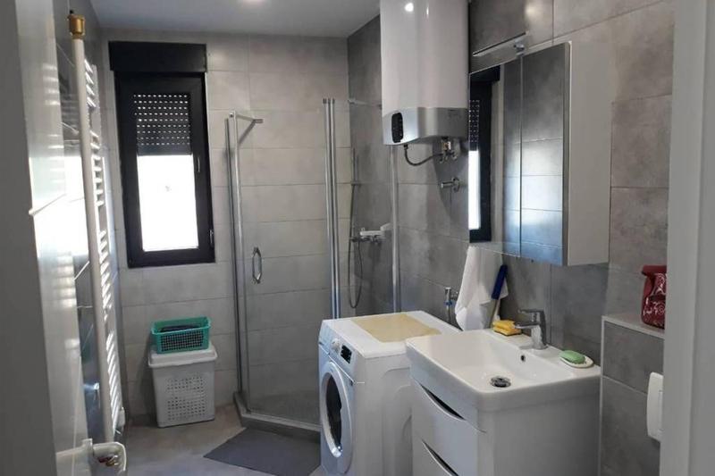 One-Bedroom Apartment image 1