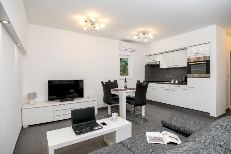 Sunny Biokovo Apartments - image 25