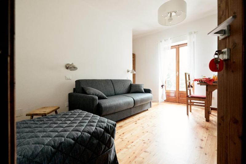 Studio Apartment image 3