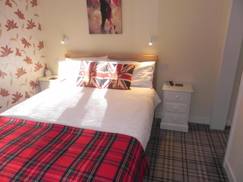 Double Room with Private Bathroom image 3