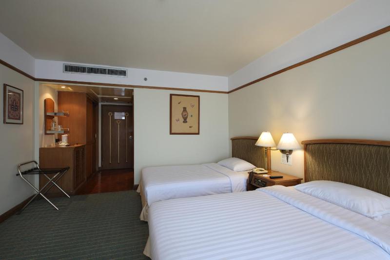 Superior Twin Room image 2