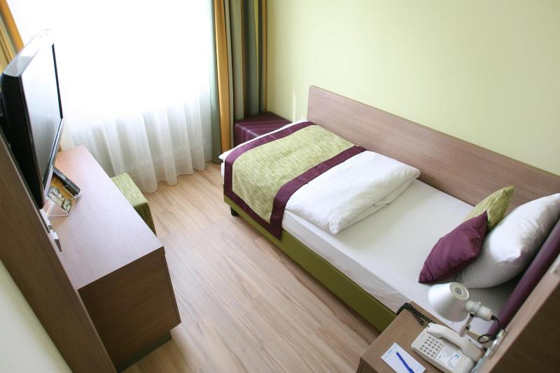 Small Economy Single Room  image 4