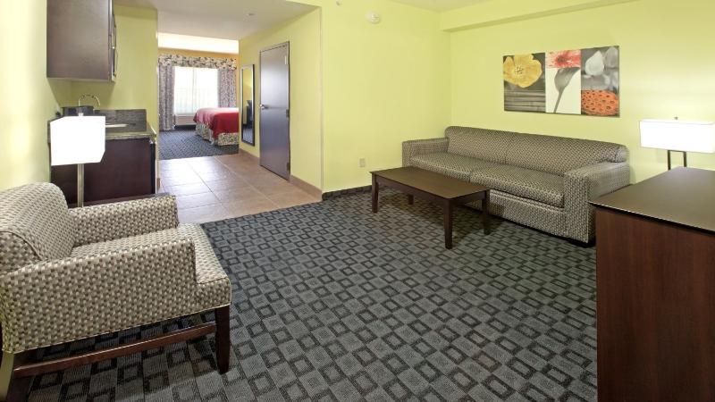 King Room with Sofa Bed image 2