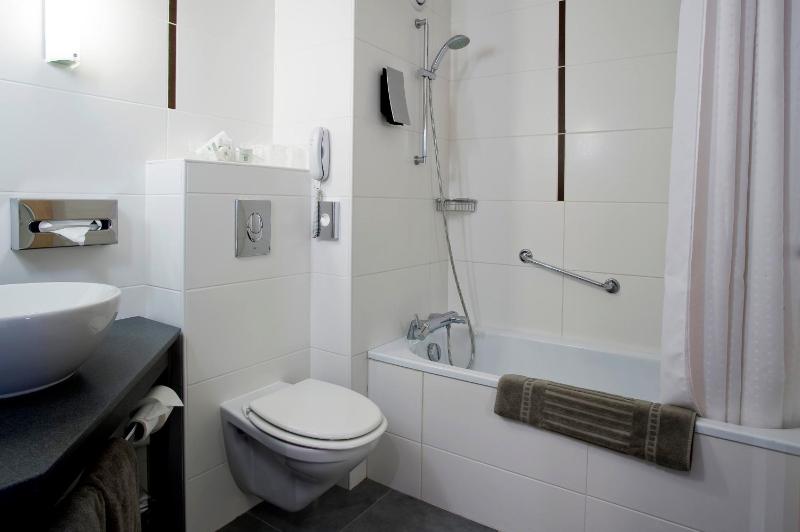 Standard Double Room with Sofa Bed image 3