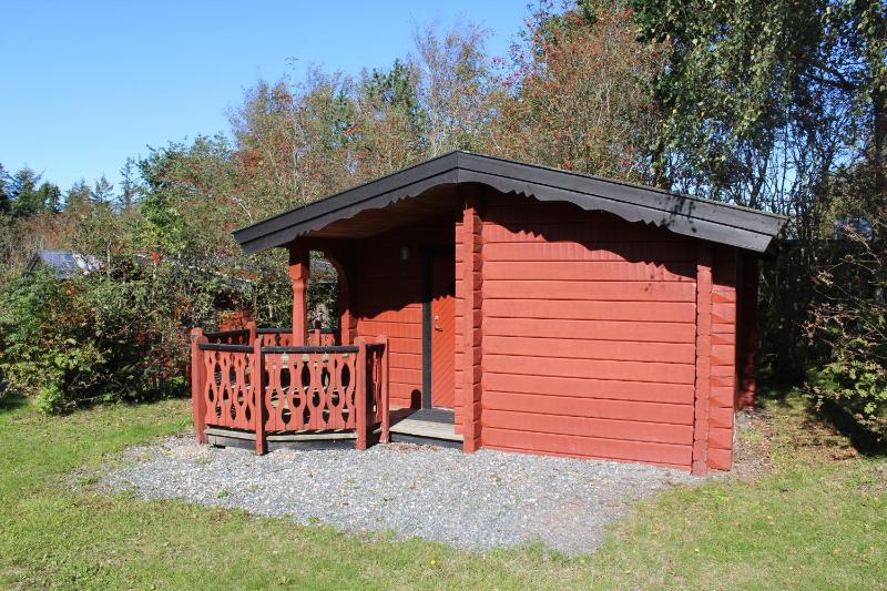 One-Bedroom Cottage image 1